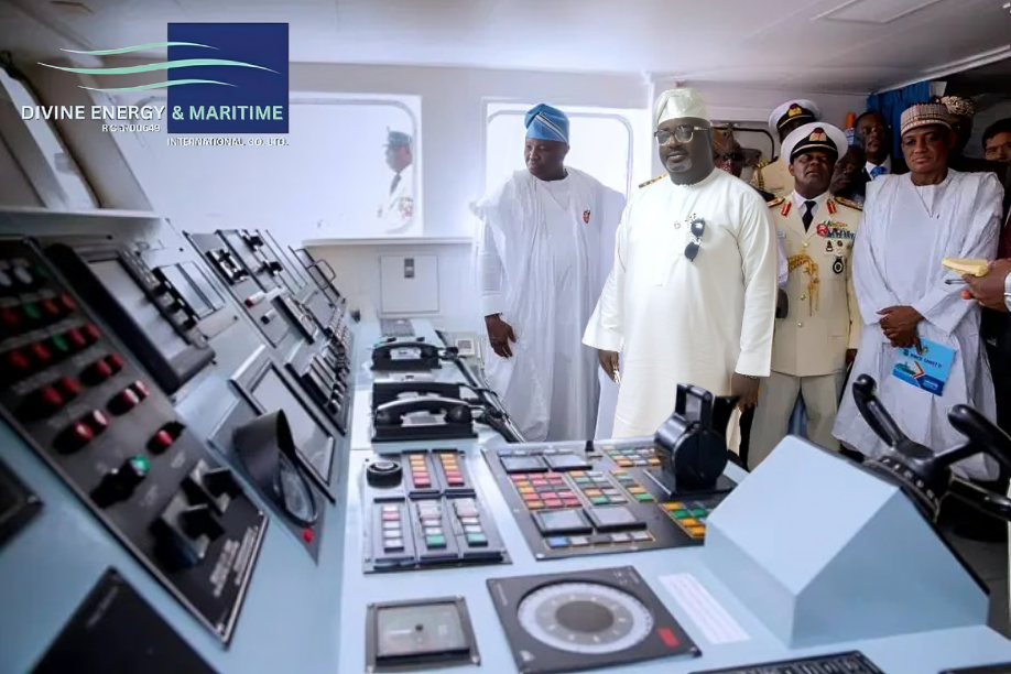hon. dele commissioning ship